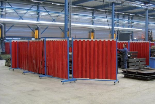 Folia spawalnicza SCREENFLEX ISO 25980 300x2 czerwona transparentna Ref. 302 (rolka 50mb)